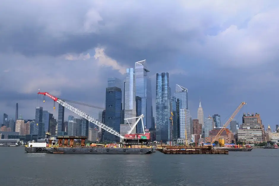 Underwater Demolition site assessed before work begins