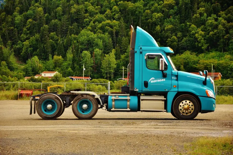 Trailer Removal site assessed before work begins